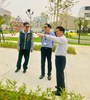二和里長陳明村與區長馬宗佑、公建課長王榮彬討論公園問題